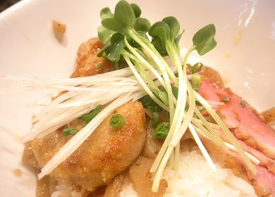 ステーキダイニング鷹_フォアグラ丼.jpg